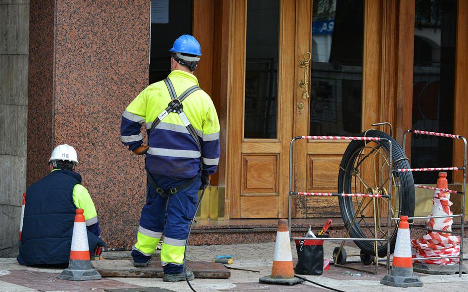 comment déboucher un wc avec une bouteille Sèvres